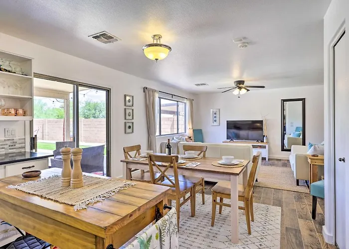 Holiday home Updated Retreat < 2 Miles To Golf!