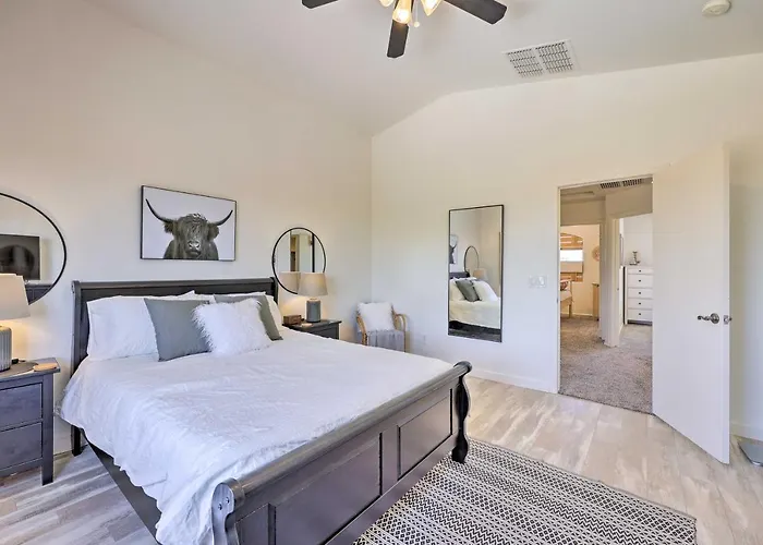 Updated Retreat < 2 Miles To Golf! *