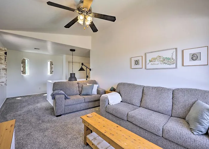 Updated Retreat < 2 Miles To Golf! Holiday home Maricopa