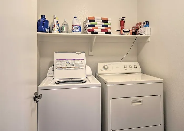 Updated Retreat < 2 Miles To Golf! Holiday home Maricopa