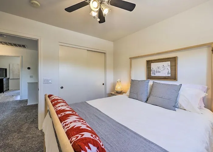 Holiday home Updated Retreat < 2 Miles To Golf! *